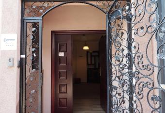 Guest house DON-lux allows 18 year olds to book a room