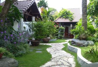 Mekong Hotel & Restaurant has Smoking/Balcony rooms