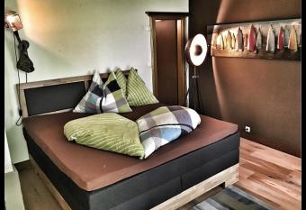 Ferienwohnung Markt 21 allows 18 year olds to book a room
