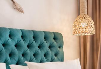 Kalidon Panorama Hotel allows 18 year olds to book a room