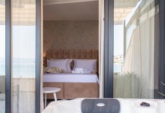 Luxury rooms   Seven   has rooms with a private hot tub