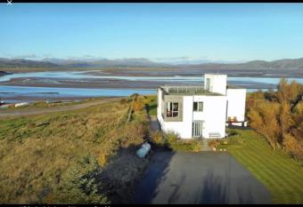HH Accommodation has Balcony rooms