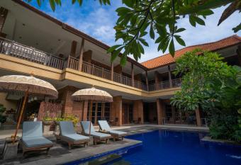 Wiras Village has Balcony rooms