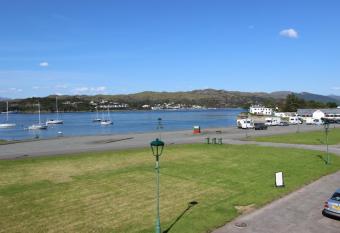 Skye Backpackers allows 18 year olds to book a room