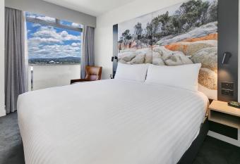 Hotel Launceston allows 18 year olds to book a room