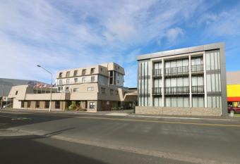 The Victoria Hotel Dunedin allows 18 year olds to book a room