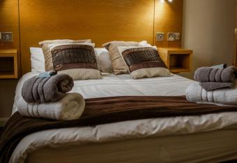 County Hall Apartment Hotel allows 18 year olds to book a room