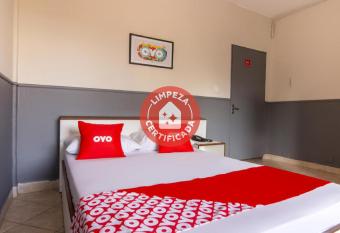 Hotel Esta    o S   allows 18 year olds to book a room