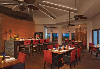 Krystal Altitude Cancun has rooms with a private hot tub