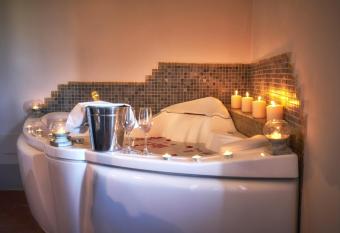 Castello Di Tornano Wine Relais has Balcony rooms