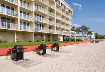 Island Inn Beach Resort has Balcony rooms