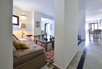 Kalidon Hotel allows 18 year olds to book a room