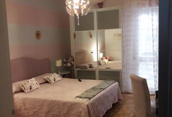 Happy Holidays Welcome has Balcony rooms