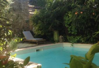 Rose-INN appartement allows 18 year olds to book a room