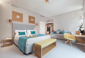 La Piazzetta Guest House allows 18 year olds to book a room