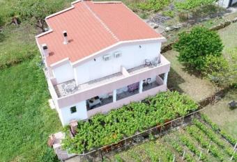Vr  ina Farm House Skadar Lake has Balcony rooms