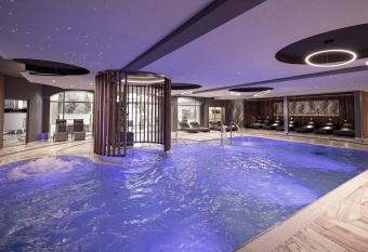 Hotel Almesberger has Balcony rooms