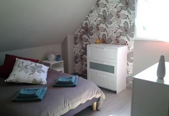 La Maison De Rom  o allows 18 year olds to book a room