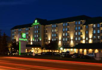 Holiday Inn Conference Ctr Edmonton South allows 18 year olds to book a room