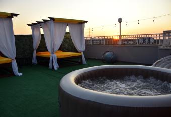 Timona Confort has Balcony rooms