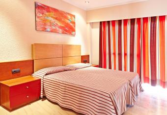 MLL Caribbean Bay allows 18 year olds to book a room