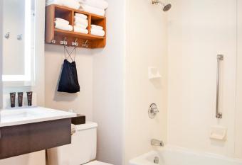 MainStay Suites Springfield Il allows 18 year olds to book a room