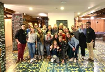 The Cranky Croc Hostel has Balcony rooms