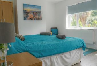 Airport Reach has Balcony rooms