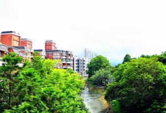           B&b has Balcony rooms