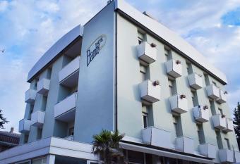 Hotel Bamby has Balcony rooms