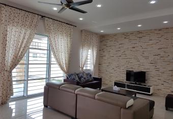 Sitiawan Homestay Entire Semi D home has Balcony rooms