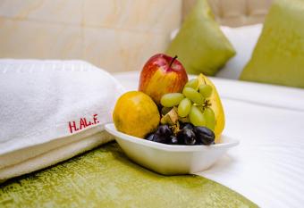 Hotel Al Fatah allows 18 year olds to book a room