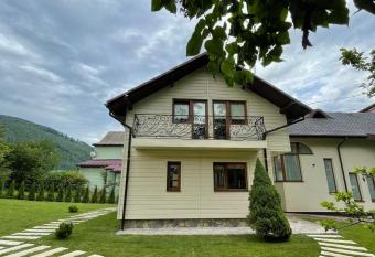 Cottage Zelman has Balcony rooms