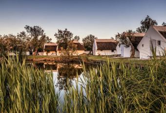 Auberge Cavaliere du Pont des Bannes allows 18 year olds to book a room