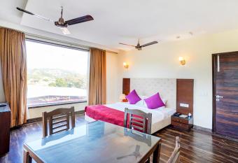 Redwood Resort allows 18 year olds to book a room