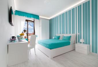 Villa Iolanda has Balcony rooms