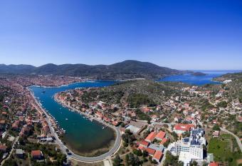 Apartment Seman has Balcony rooms