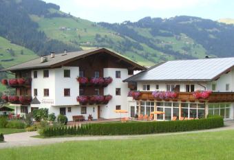 Activ Wellness - Appartement Schermerhof has Balcony rooms