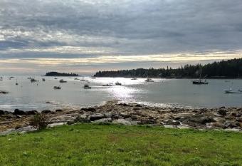 East Wind Inn & Suites allows 18 year olds to book a room