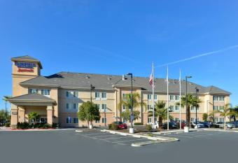 Fairfield Inn & Suites by Marriott Sacramento Elk Grove allows 18 year olds to book a room