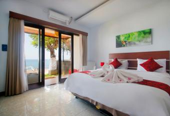 Valomia Beachfront has Balcony rooms