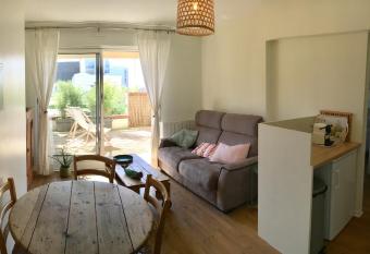 Le Wim Heureux Terrasse has Balcony rooms