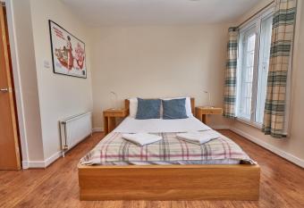 Castle Apartments has Balcony rooms