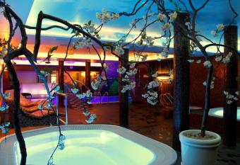 Lavendel Spa Hotel allows 18 year olds to book a room