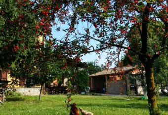 R&B Albero Cavo Parma has Balcony rooms