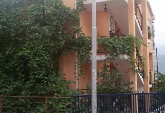 Guesthouse Djacic has Balcony rooms