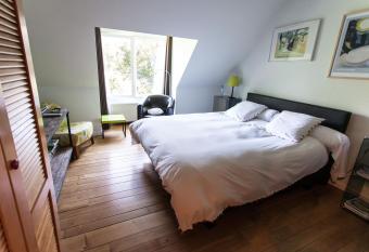 B&B Le Bois Dormant allows 18 year olds to book a room
