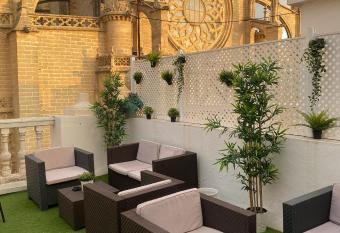 Catedral Boutique allows 18 year olds to book a room