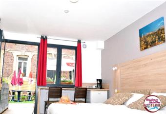 R  sidence H  teli  re de l Estuaire allows 18 year olds to book a room