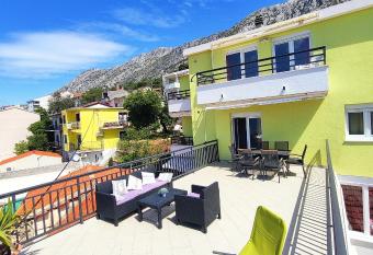 Villa Filip has Balcony rooms